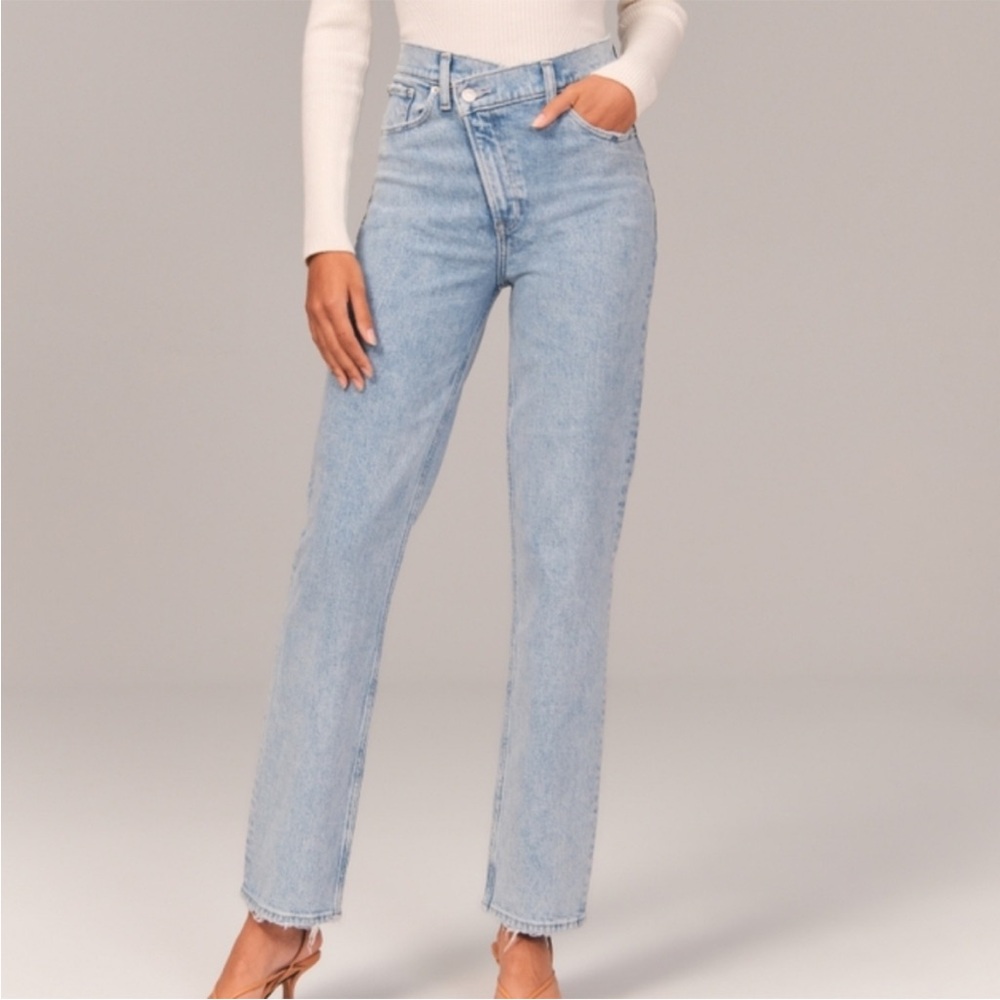 Abercrombie & Fitch 90’s Straight Leg Jeans Ultra High Rise